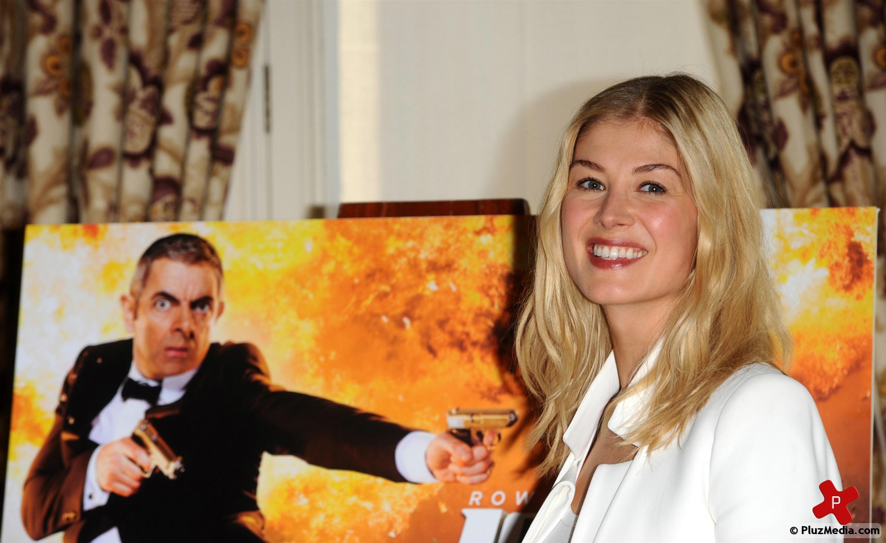 Rosamund Pike at a photocall for the release of Johnny English Reborn | Picture 74936